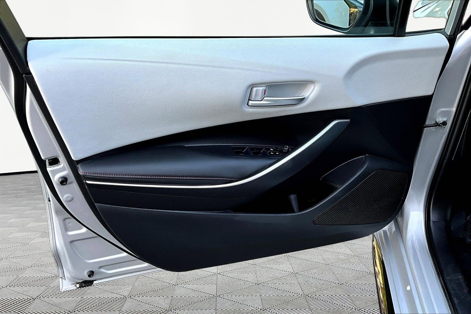 Used 2024 Toyota Corolla SE FWD image 20