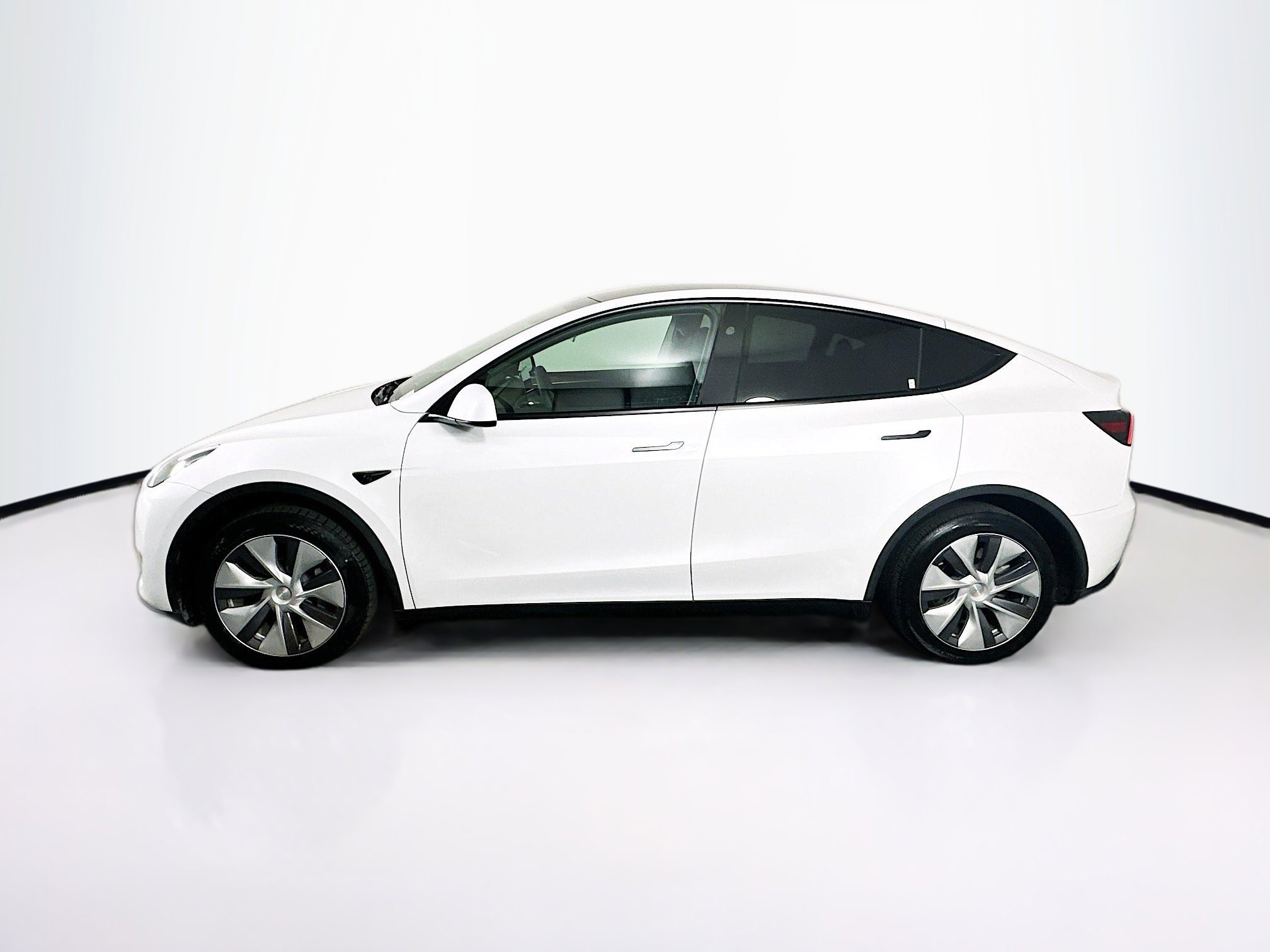 Used 2023 Tesla Model Y RWD image 4