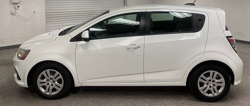 Used 2017 Chevrolet Sonic LT image 8