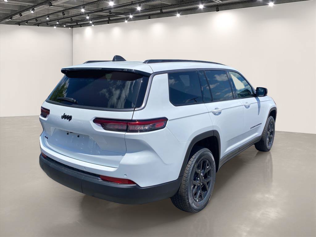 New 2026 Jeep Grand Cherokee L 4WD image 4