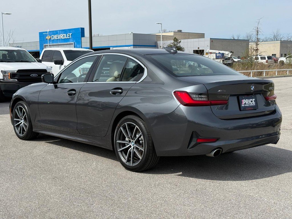 Used 2019 BMW 330i xDrive Sedan w/ Driving Assistance Package image 3