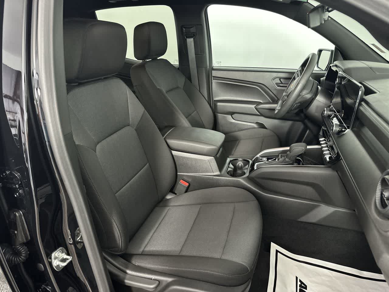 Used 2026 Chevrolet Colorado W/T RWD image 21