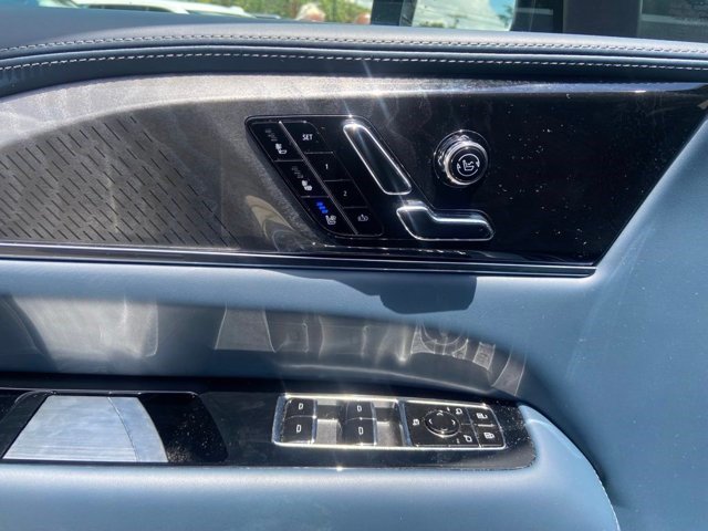 Certified 2026 Cadillac Escalade IQ Sport 2 w/ LPO, ONYX Package AWD/4WD image 11