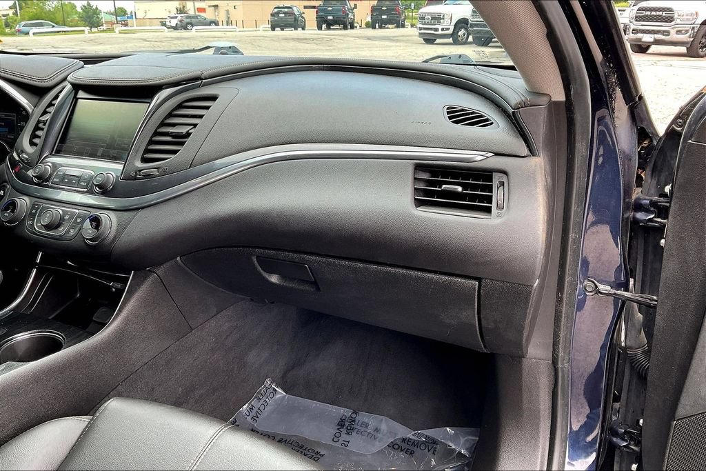 Used 2018 Chevrolet Impala LT FWD image 15