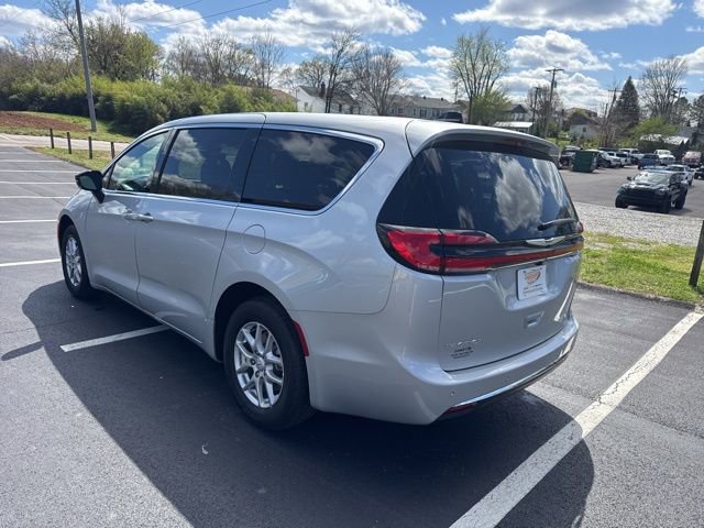 New 2026 Chrysler Pacifica Select image 5