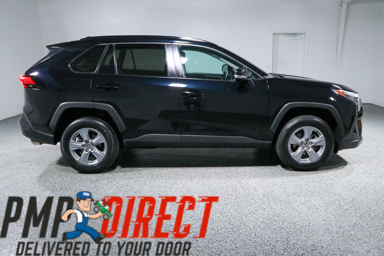 Used 2022 Toyota RAV4 XLE FWD image 6