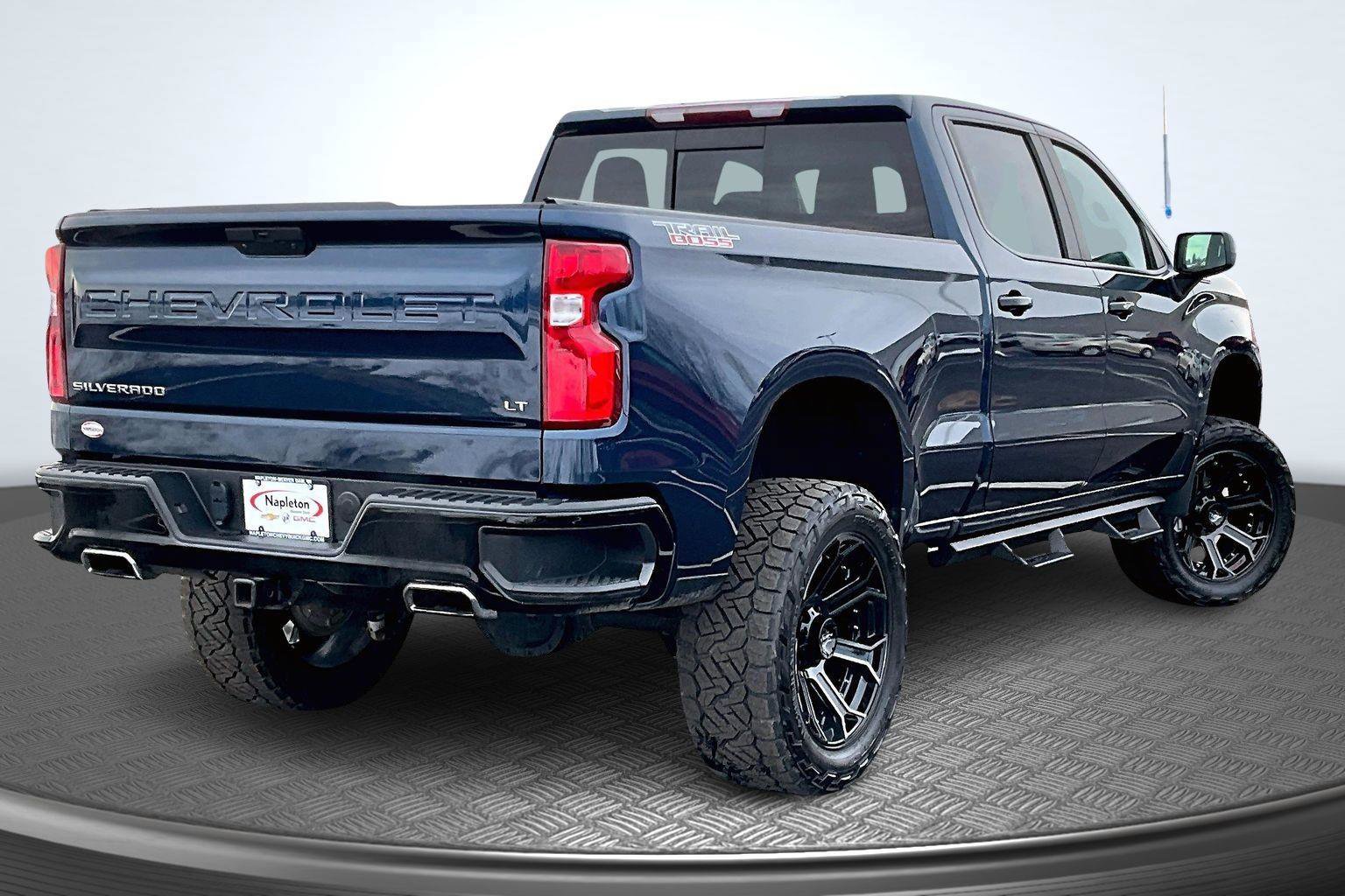 Used 2020 Chevrolet Silverado 1500 LT Trail Boss image 2