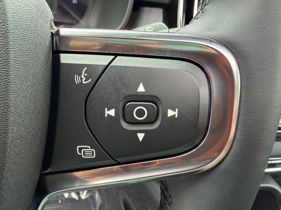 Used 2023 Volvo XC40 Recharge Plus AWD/4WD image 16