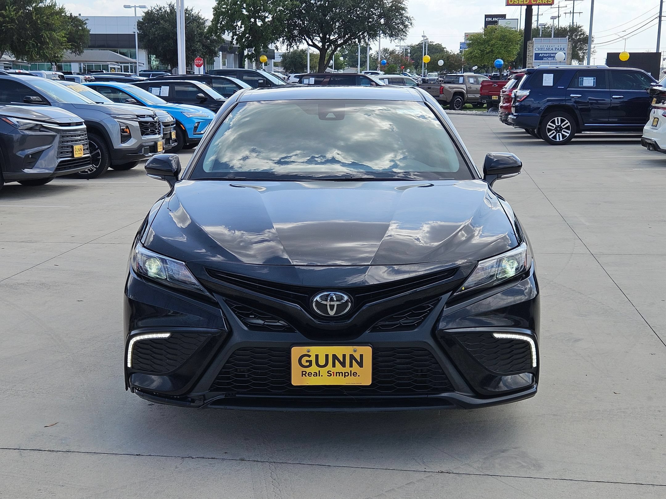 Used 2022 Toyota Camry SE FWD image 8