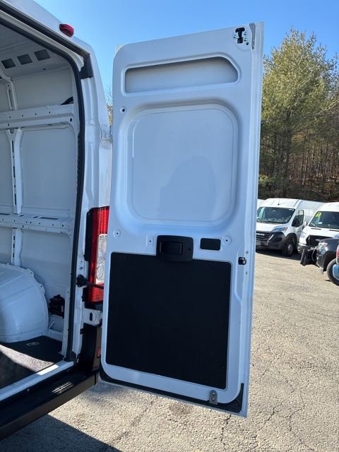Used 2025 RAM ProMaster 2500 w/ Convenience Group image 20