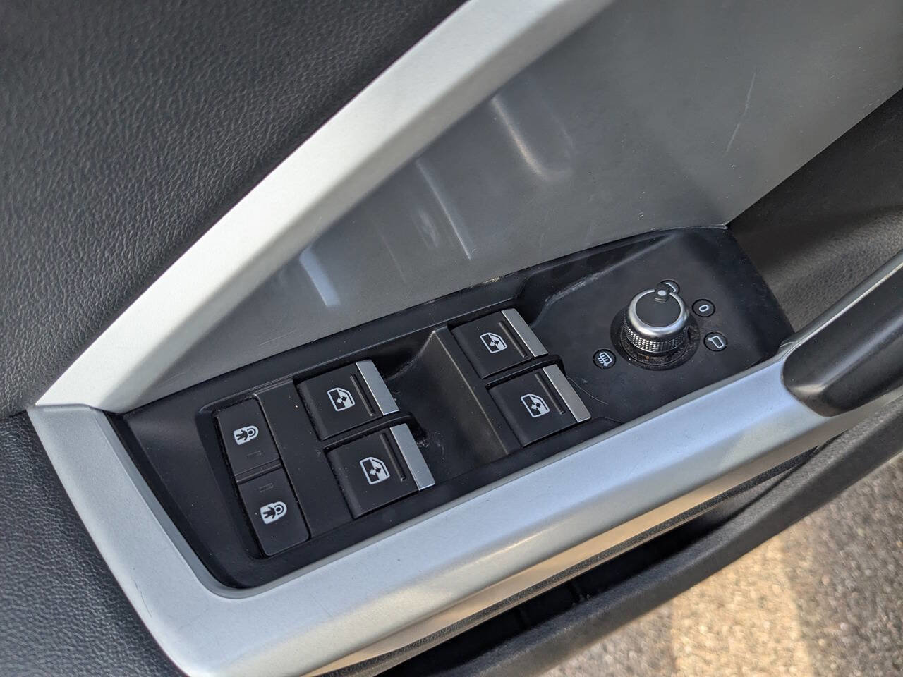 Used 2020 Audi Q3 2.0T Premium image 22