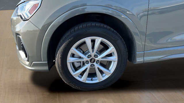 Used 2025 Audi Q3 2.0T Premium image 18