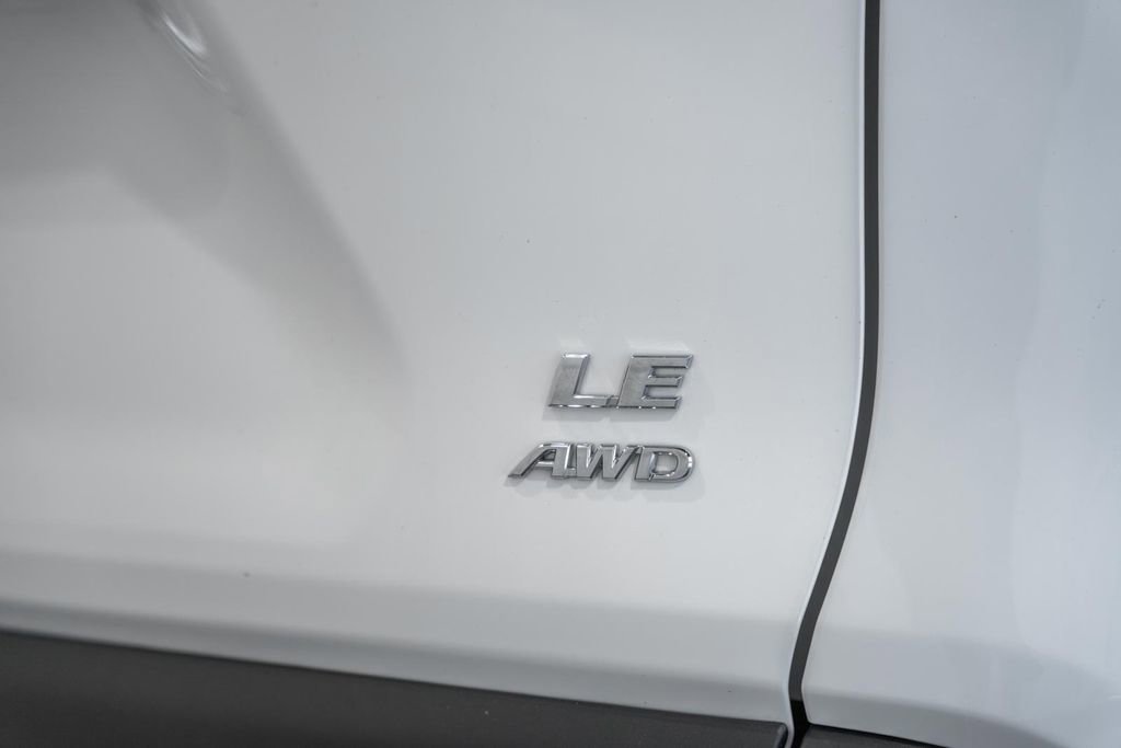 Used 2025 Toyota RAV4 LE image 7