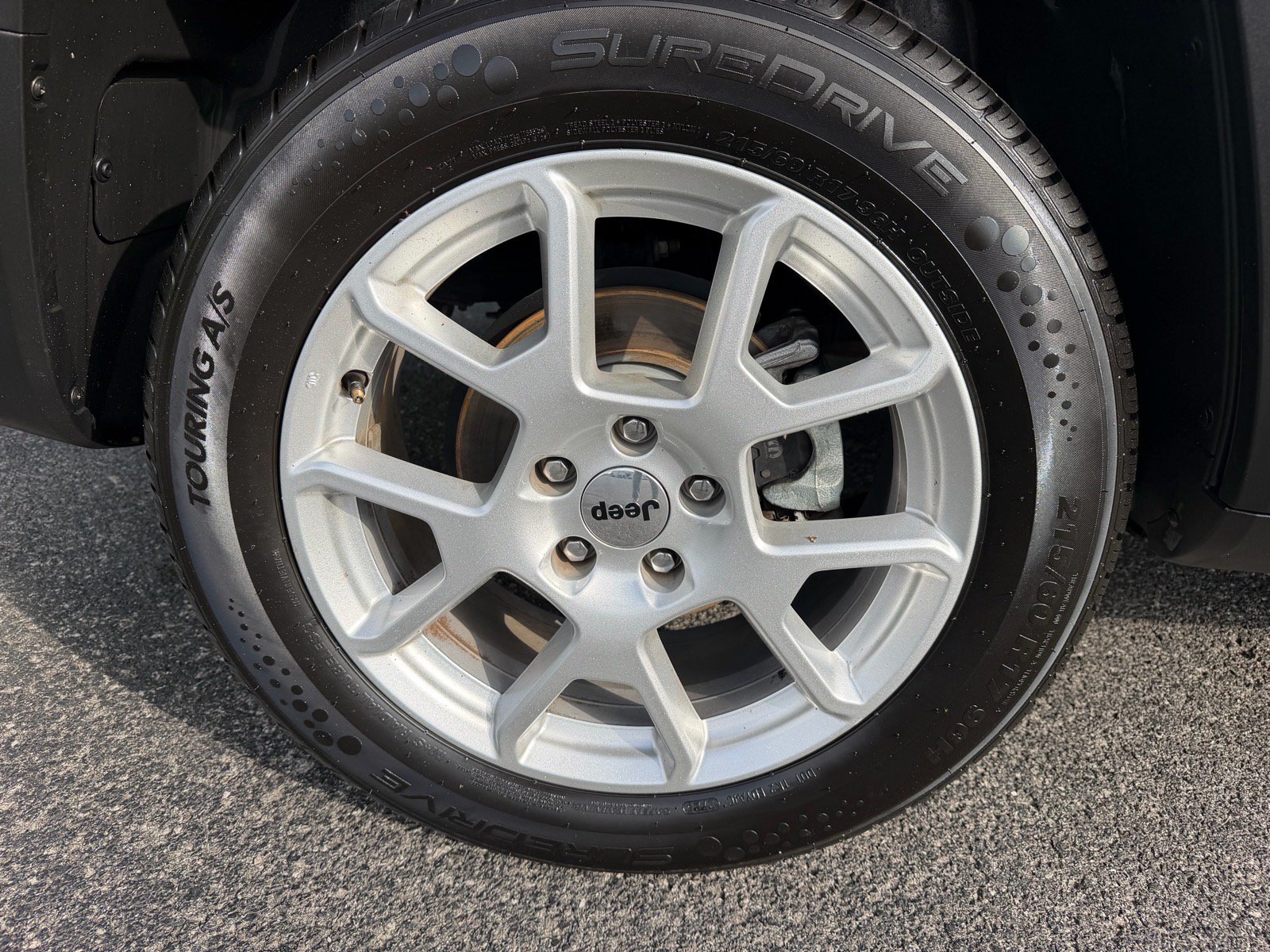 Used 2023 Jeep Renegade Latitude AWD/4WD image 18
