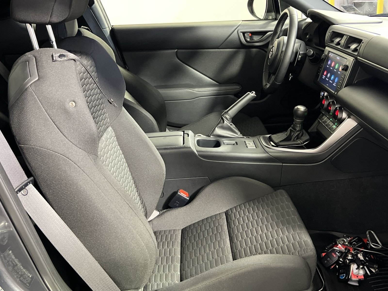 Used 2025 Toyota GR86 w/ ALL Weather Mat Package (TMS) RWD image 29