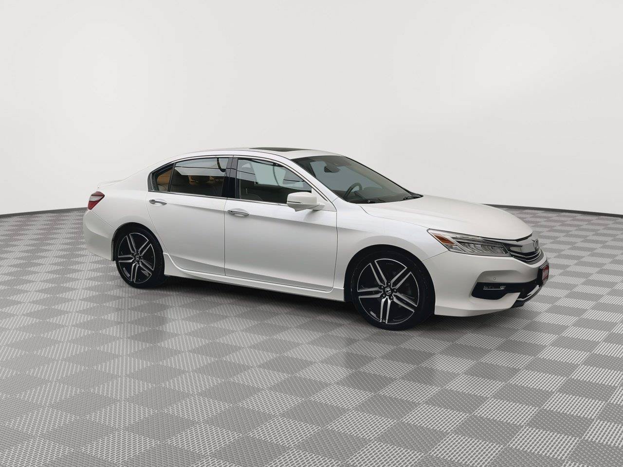 Used 2017 Honda Accord Touring image 39