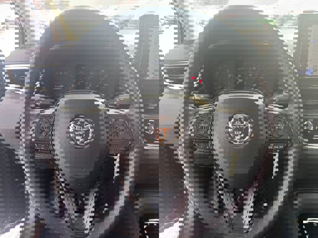 Used 2024 Toyota Corolla LE image 18