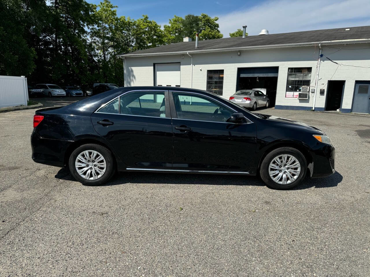 Used 2012 Toyota Camry LE image 5