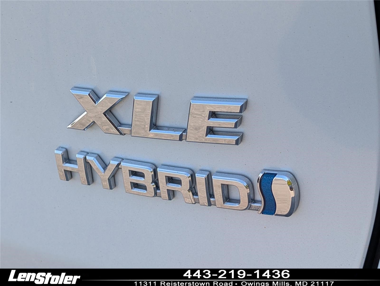Used 2023 Toyota RAV4 XLE Premium AWD/4WD image 9
