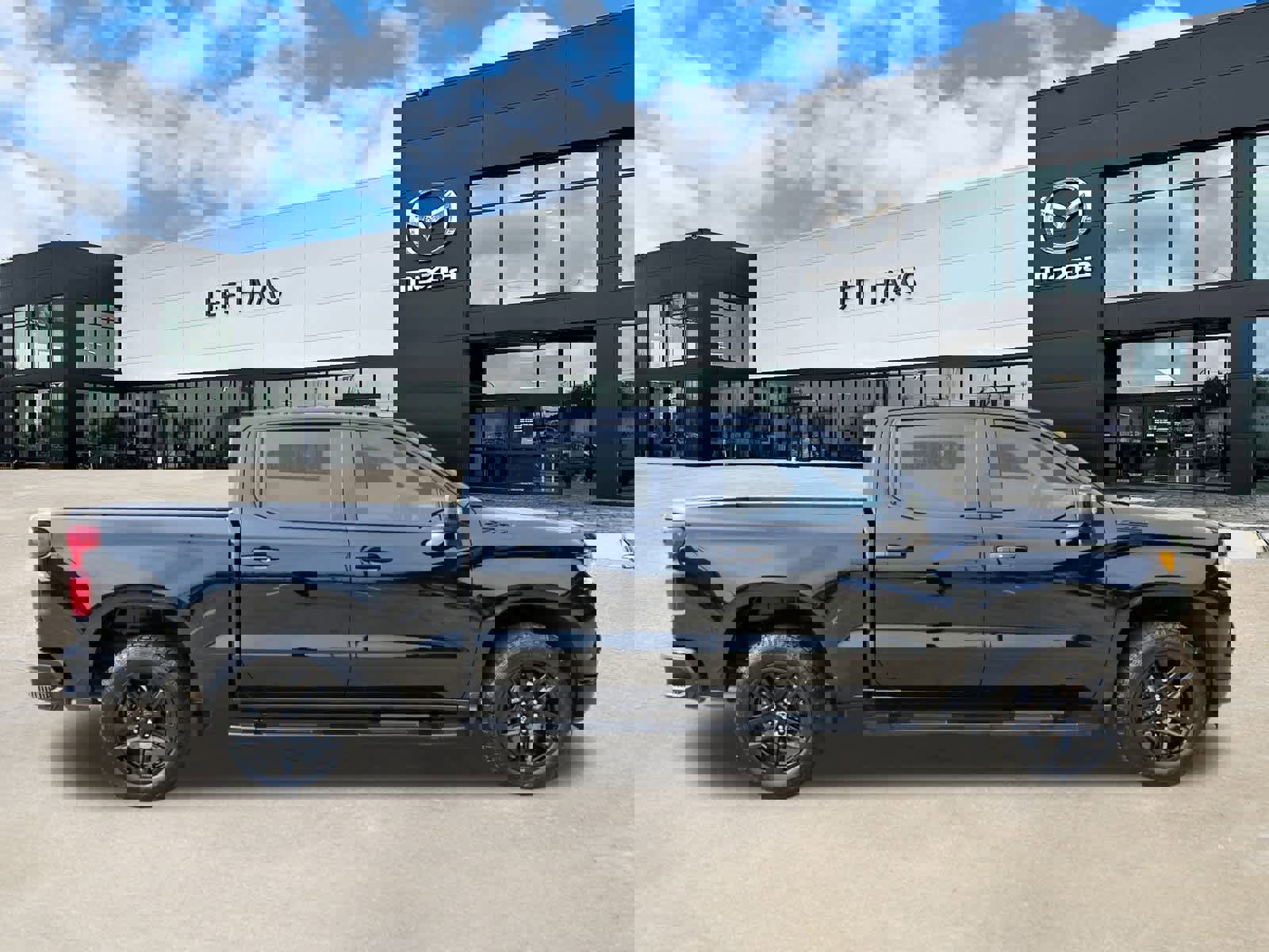 Used 2025 Chevrolet Silverado 1500 RST w/ Convenience Package II image 5