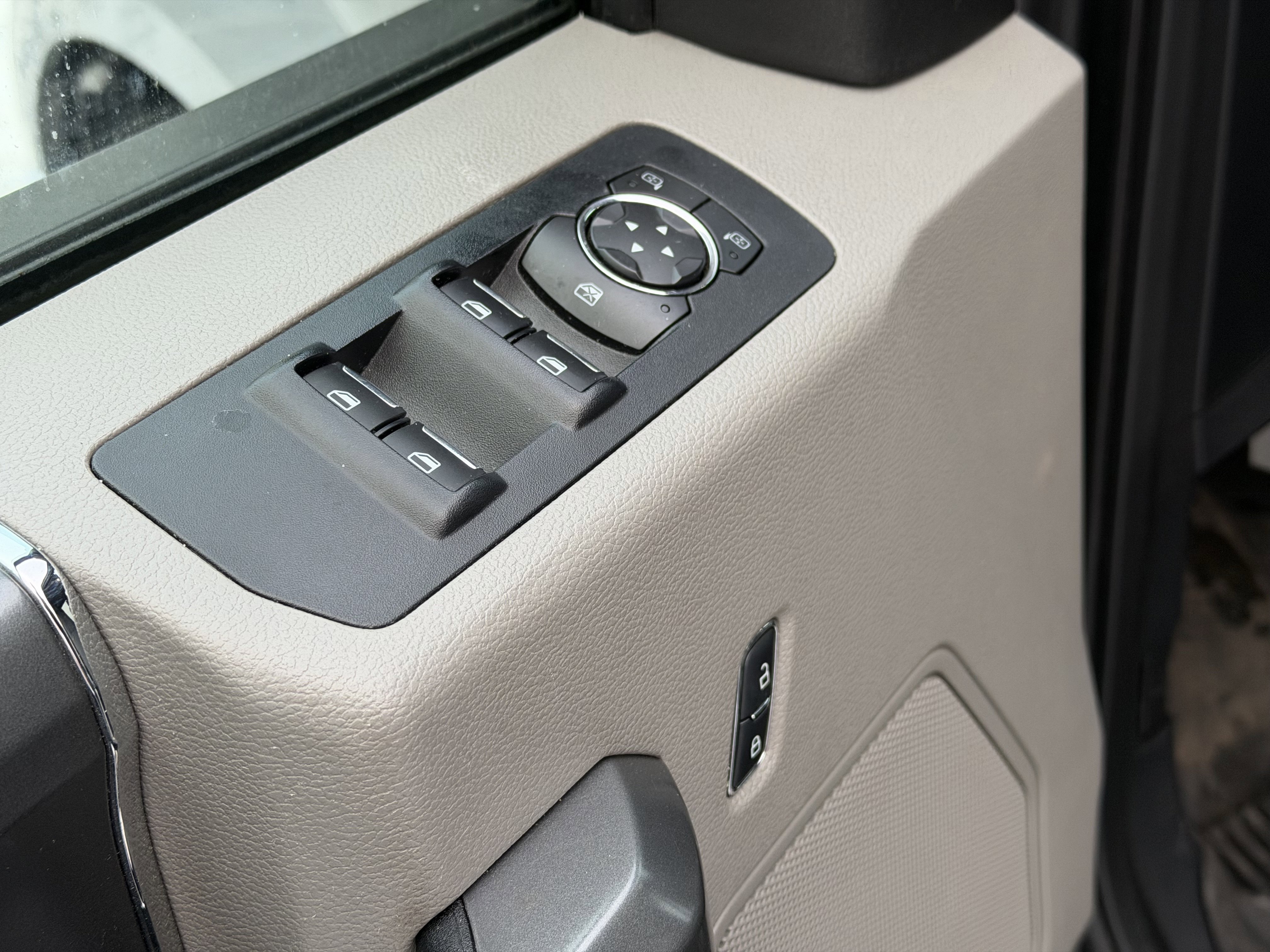 Used 2015 Ford F150 XLT w/ Equipment Group 301A Mid image 25