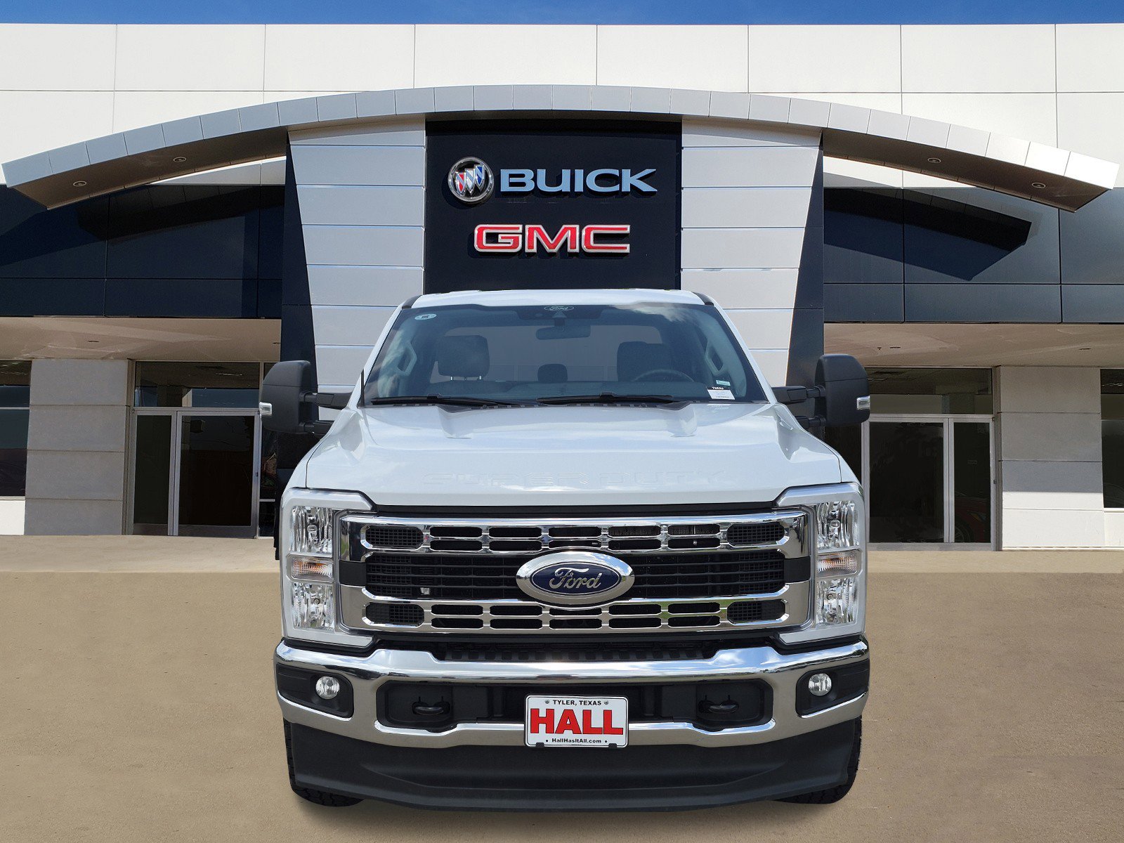 Used 2025 Ford F250 XLT AWD/4WD image 2