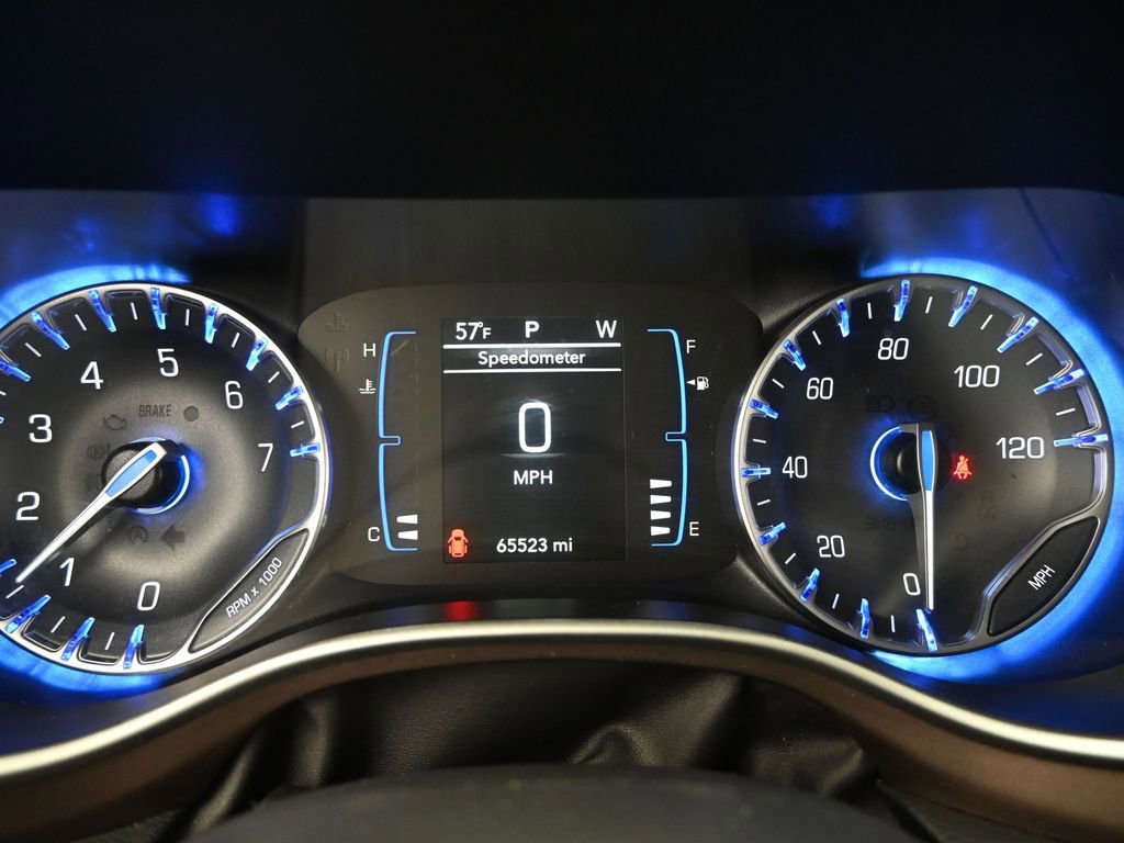 Used 2023 Chrysler Voyager LX image 22