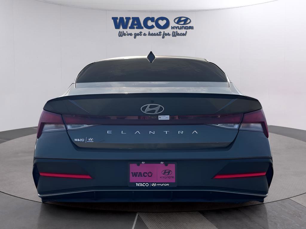 Used 2025 Hyundai Elantra Sport FWD image 11