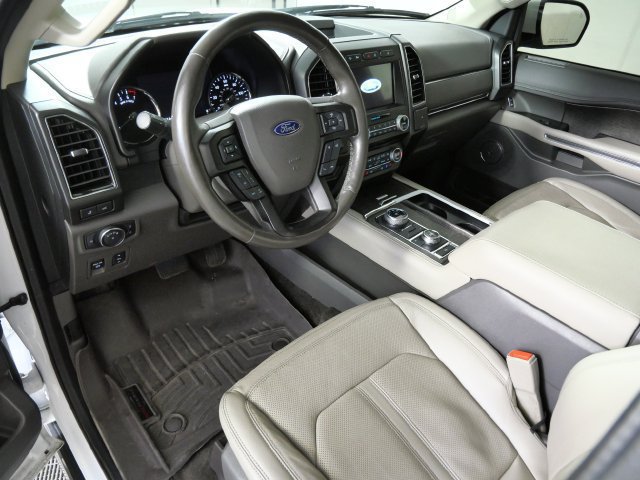 Used 2018 Ford Expedition Limited w/ Equipment Group 301A AWD/4WD image 3