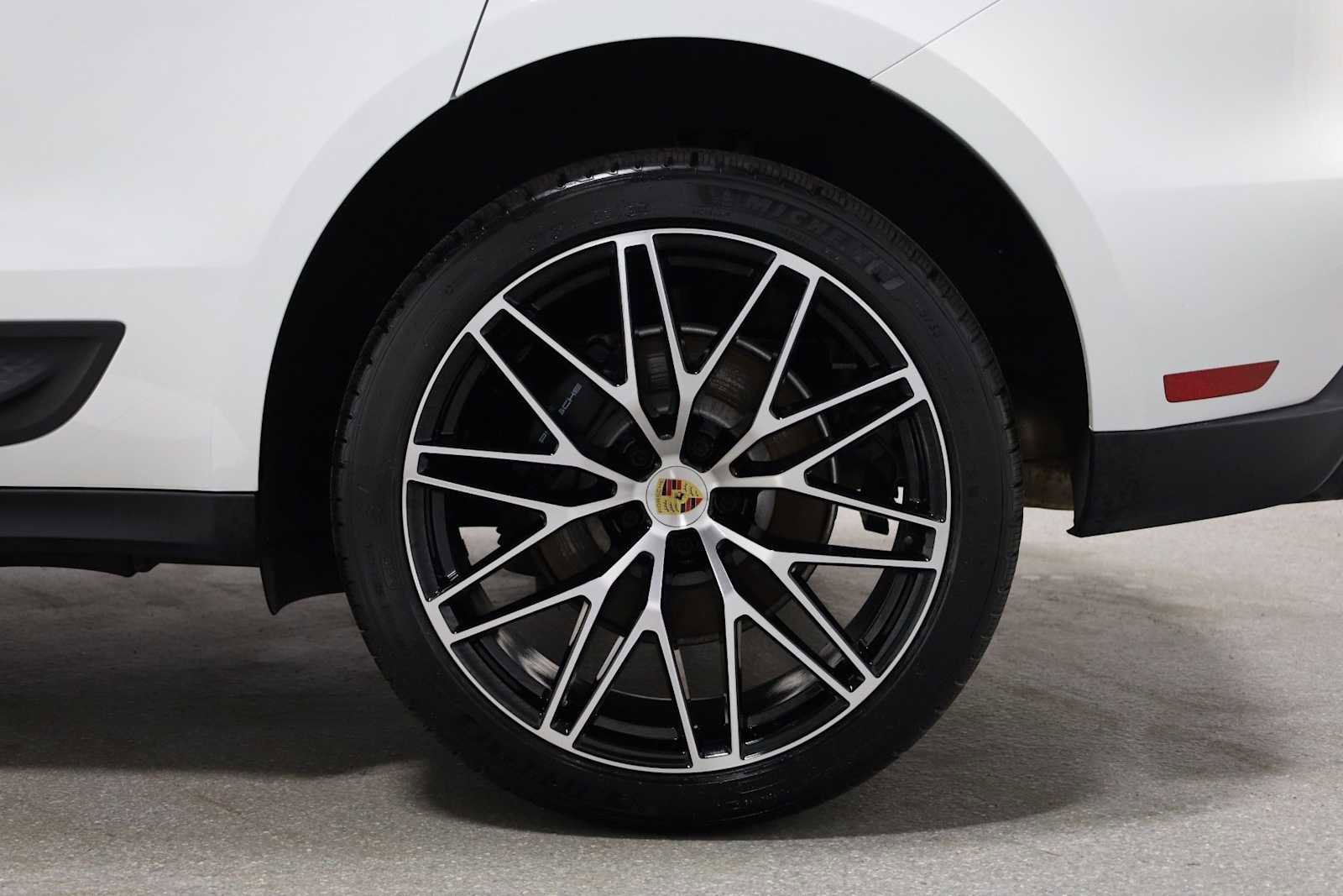 Certified 2026 Porsche Macan image 39