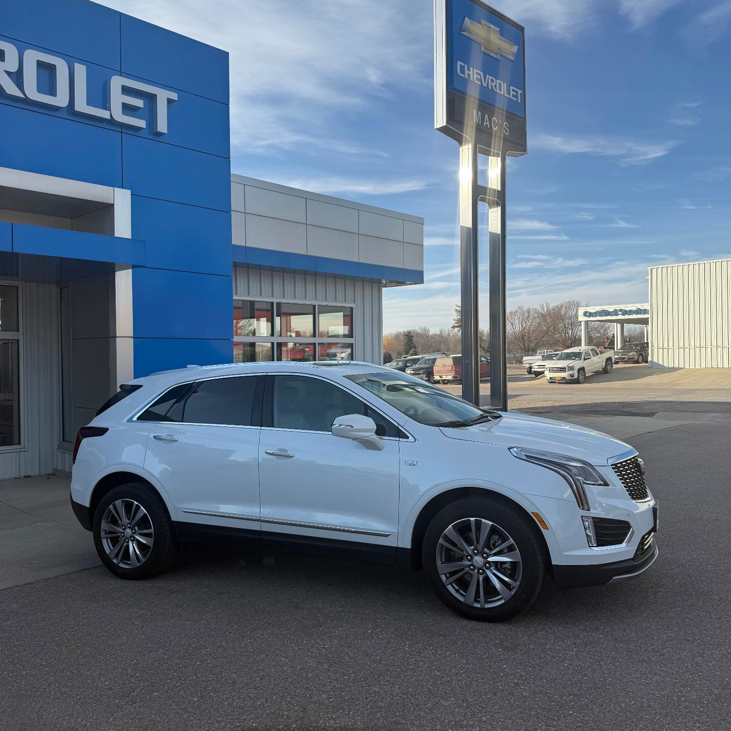 Used 2025 Cadillac XT5 Premium Luxury image 1