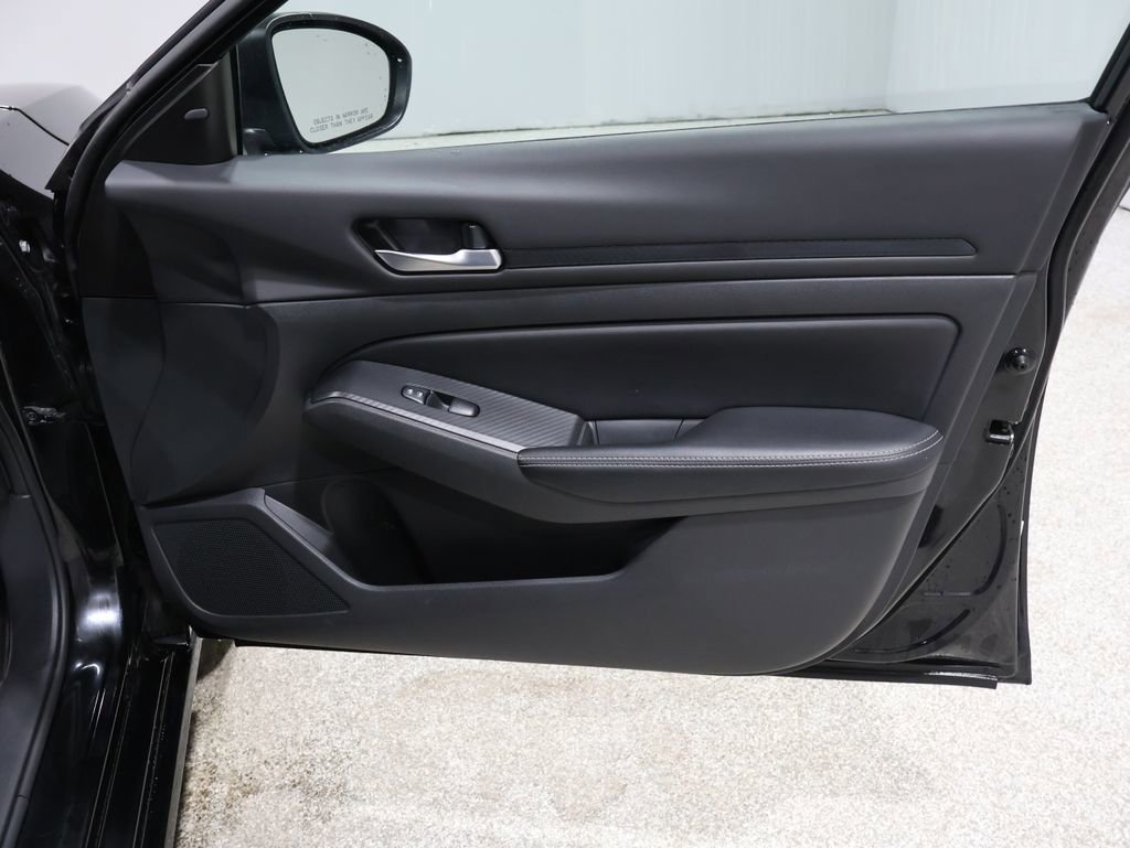 Used 2024 Nissan Altima 2.5 SV image 23