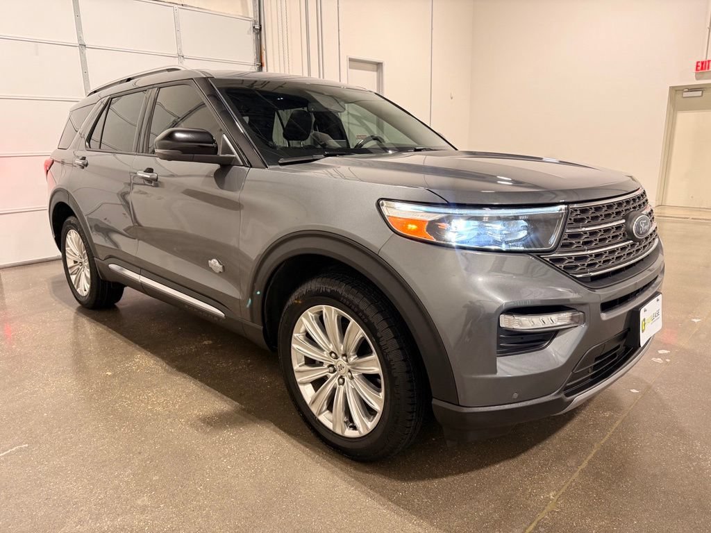 Used 2023 Ford Explorer King Ranch w/ Technology Package AWD/4WD image 3