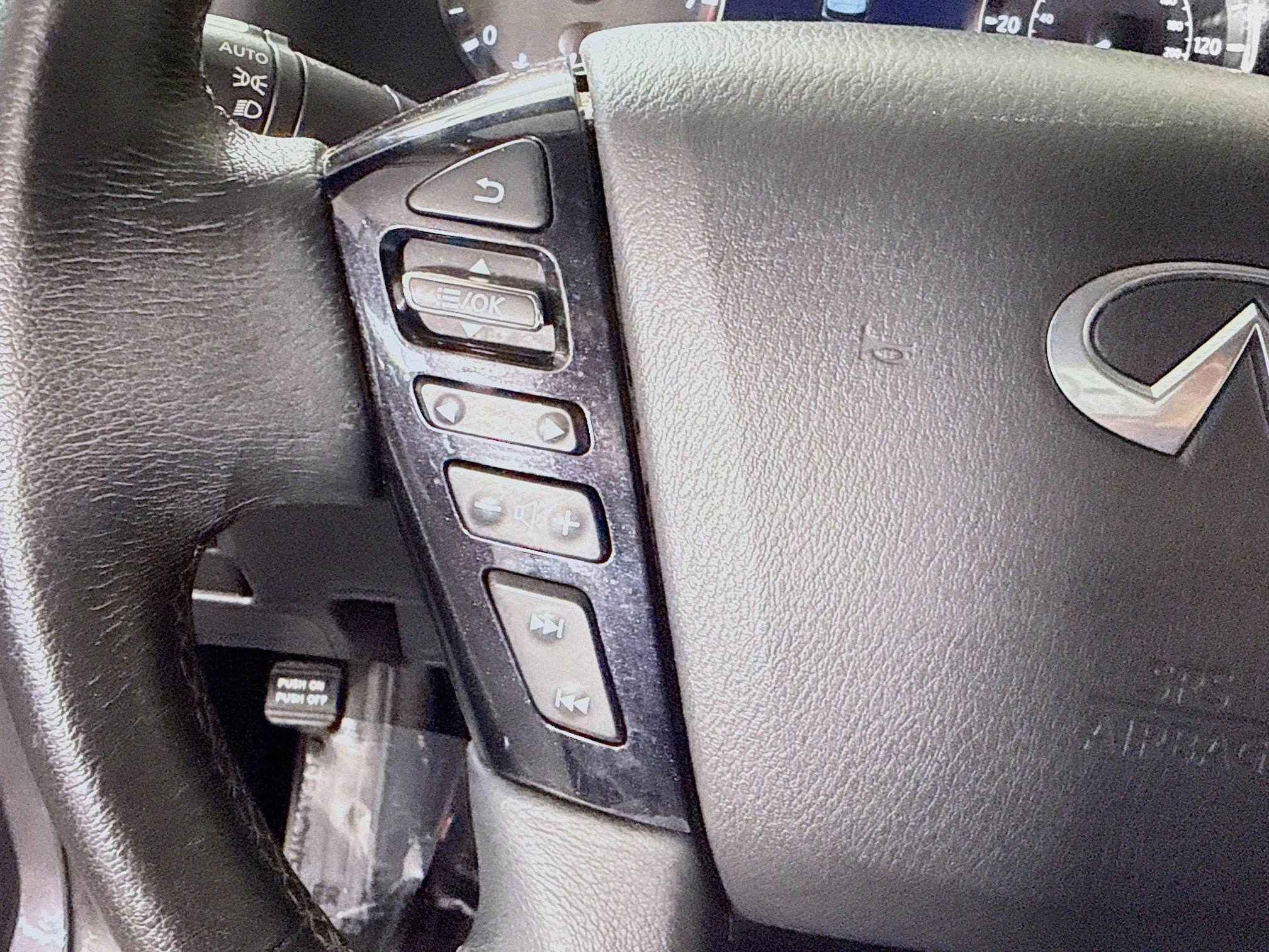 Used 2024 INFINITI QX80 Luxe RWD image 14