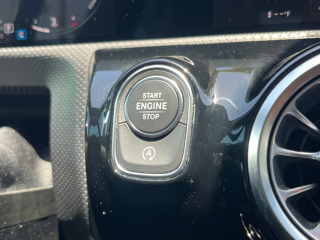 Used 2023 Mercedes-Benz CLA 250 image 31