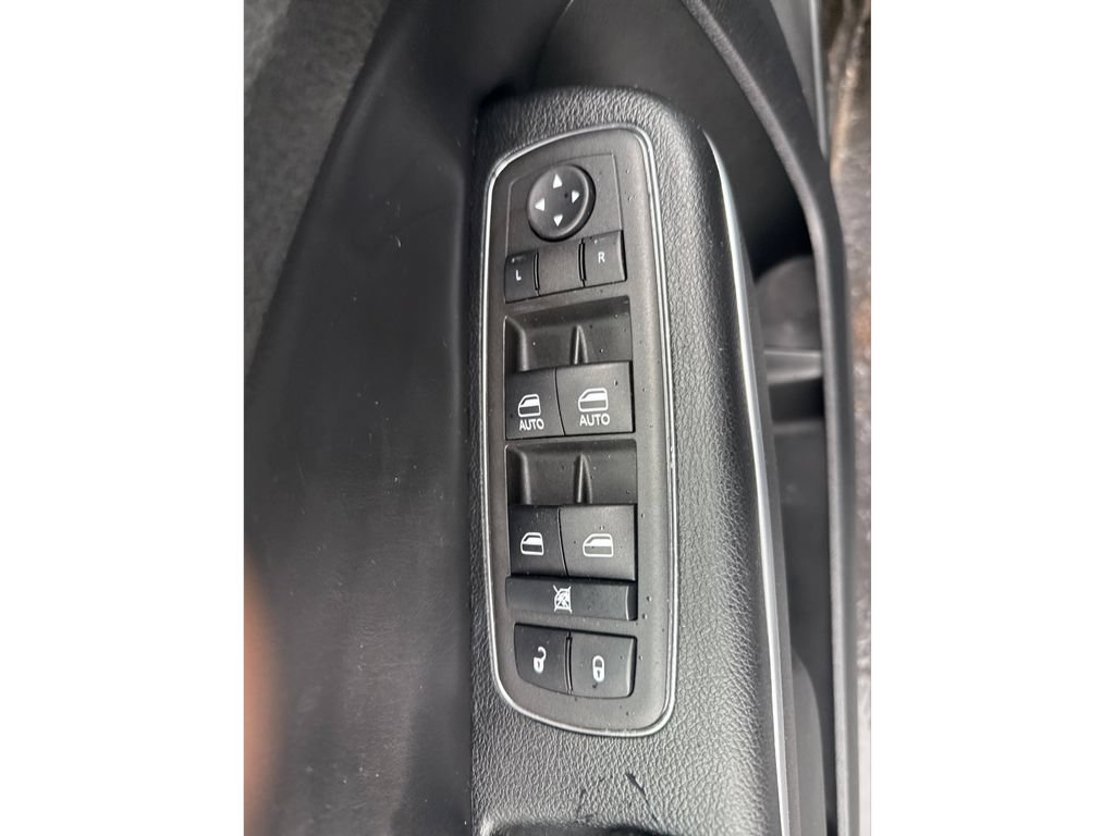 Used 2022 Chrysler 300 Touring AWD/4WD image 31