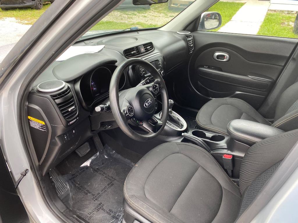 Used 2016 Kia Soul + FWD image 14