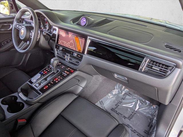 Certified 2025 Porsche Macan Turbo image 27