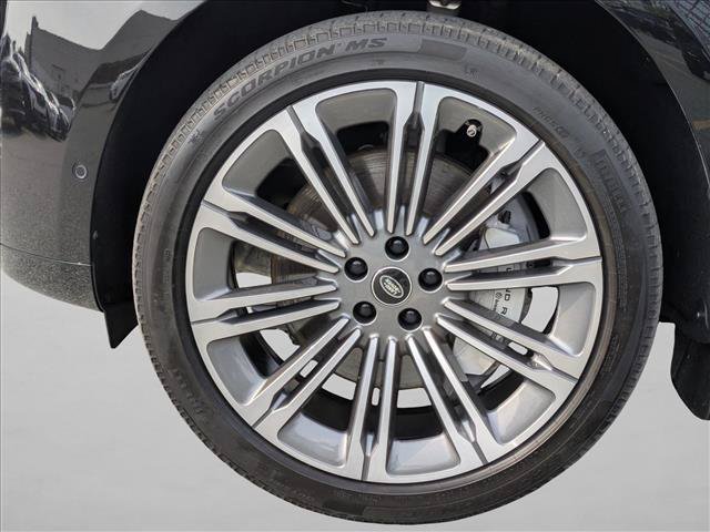 Used 2025 Land Rover Range Rover Long Wheelbase SE AWD/4WD image 25