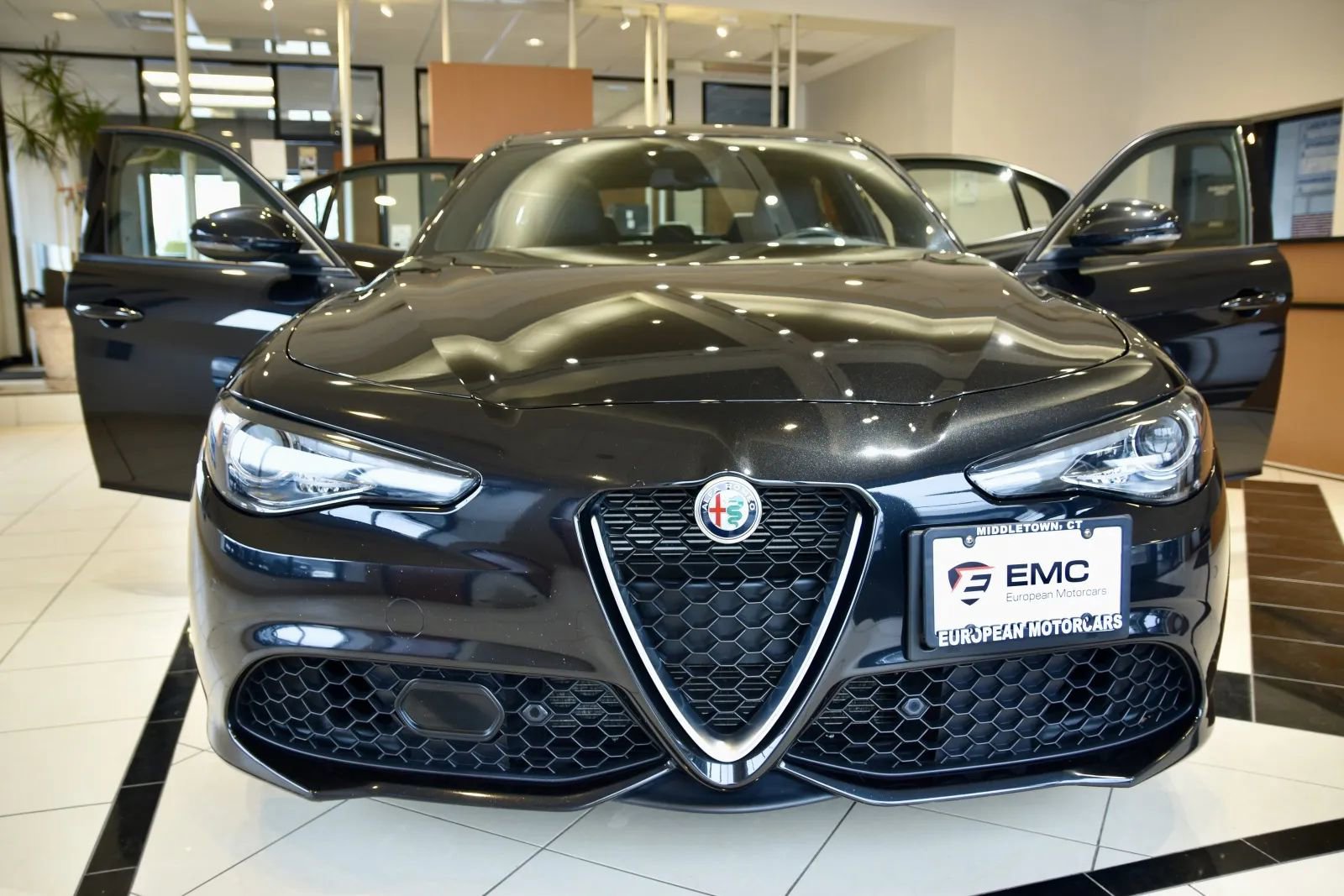 Used 2022 Alfa Romeo Giulia Ti image 2