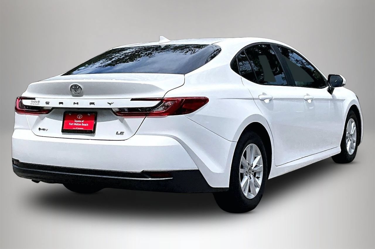 Used 2025 Toyota Camry LE FWD image 5