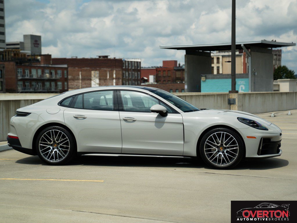 Used 2025 Porsche Panamera 4 image 46