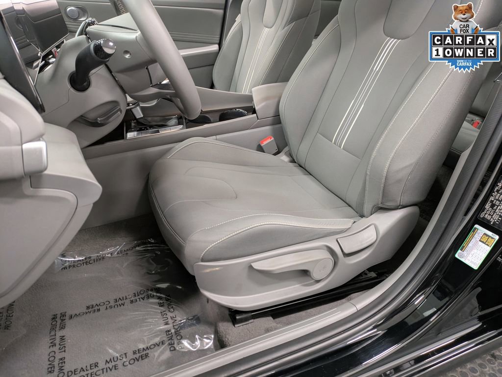 Used 2023 Hyundai Elantra SEL w/ Convenience Package image 11