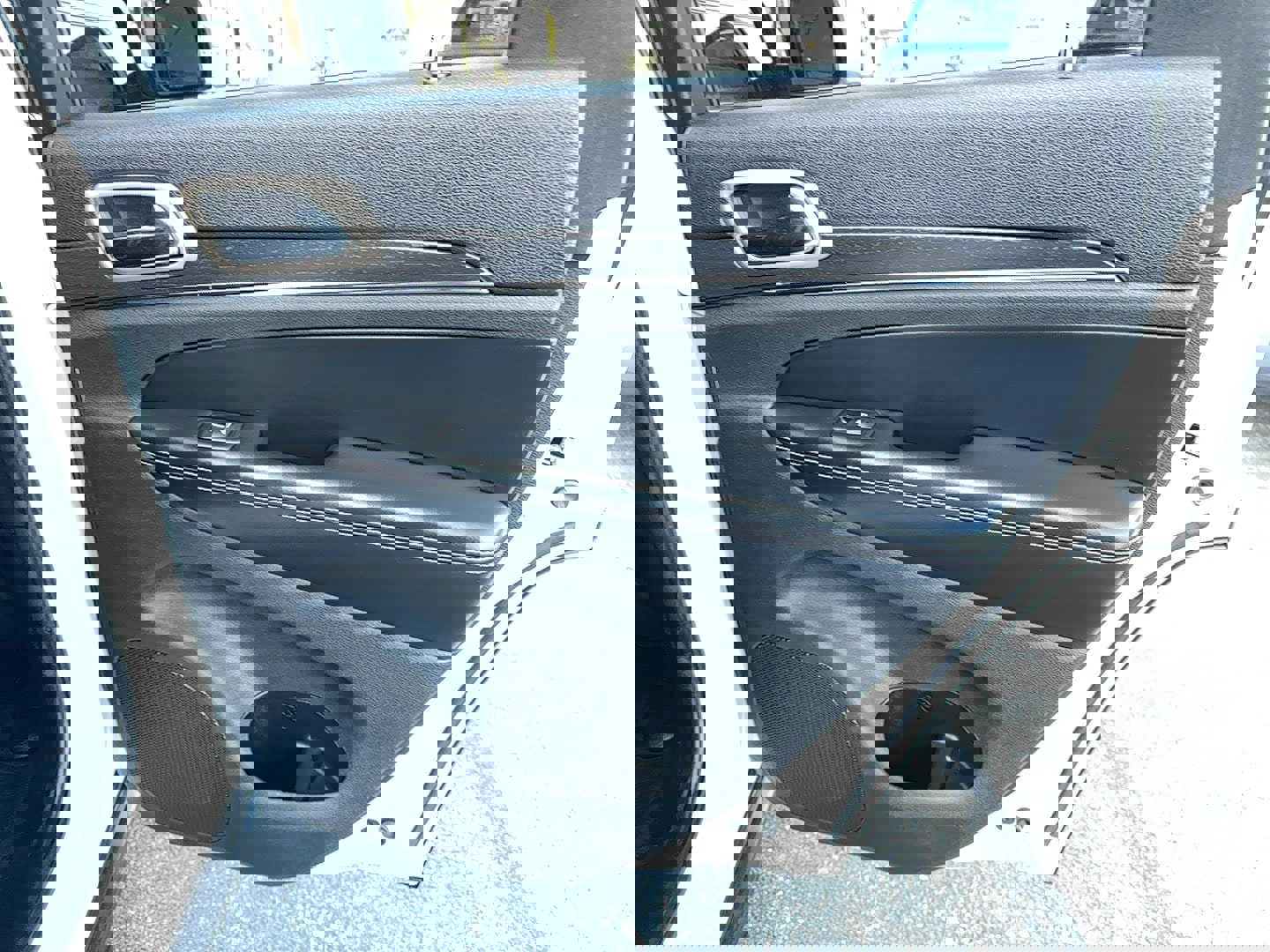 Used 2016 Jeep Grand Cherokee Limited image 24