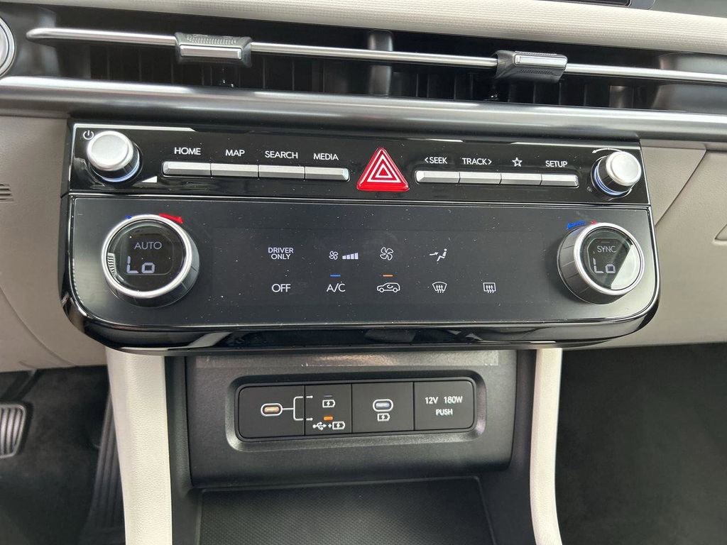 New 2026 Hyundai Tucson Blue SE image 22