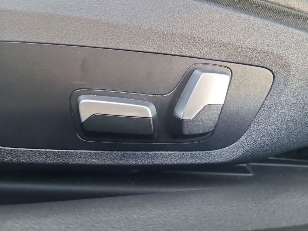 Used 2021 BMW 430i Convertible w/ Convenience Package (ZC2) image 26