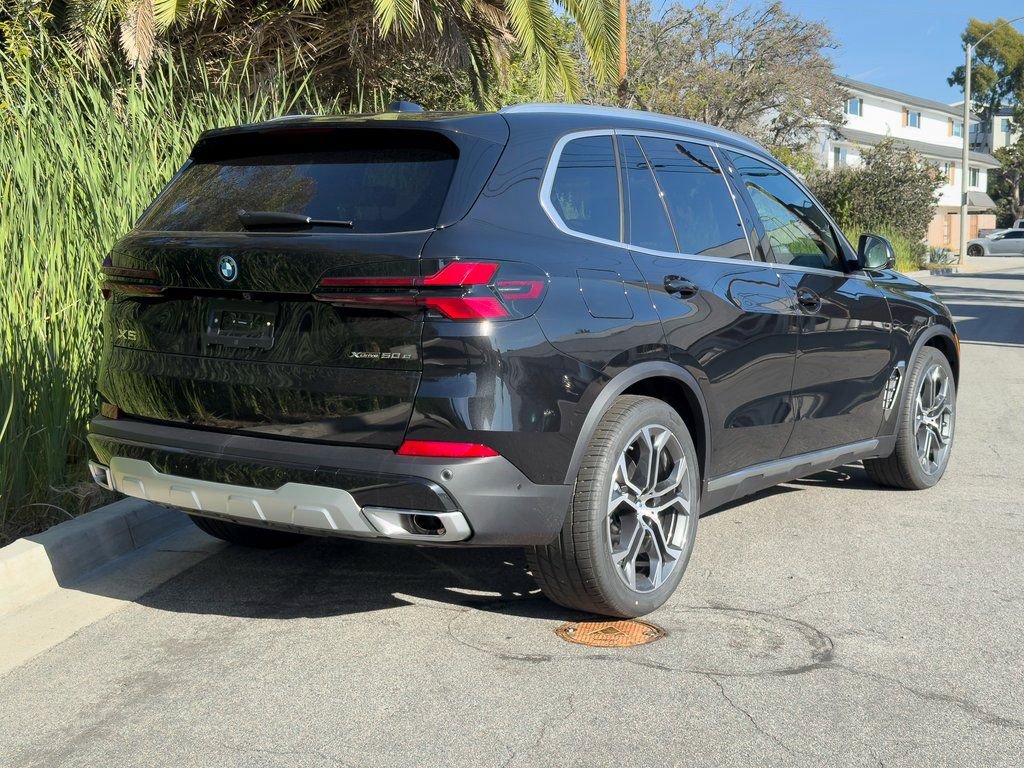 New 2026 BMW X5 xDrive50e w/ Premium Package image 4