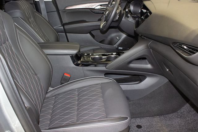 Used 2023 Buick Envision Avenir image 10