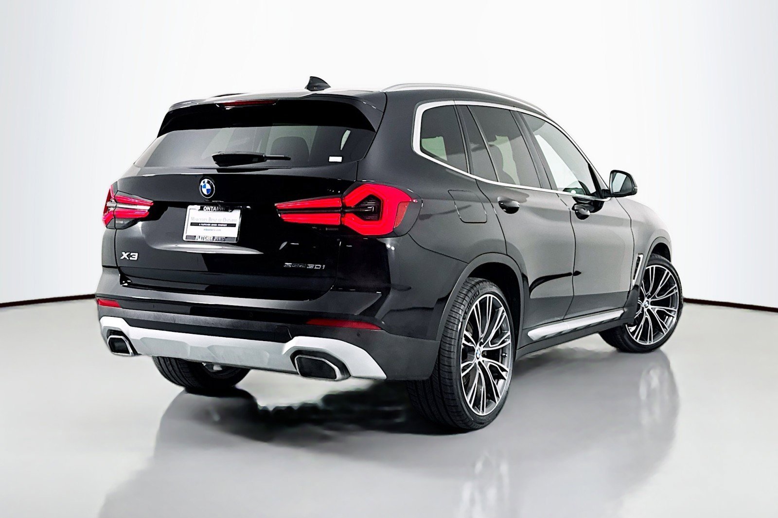 Used 2023 BMW X3 sDrive30i w/ Premium Package w/ZPA image 11