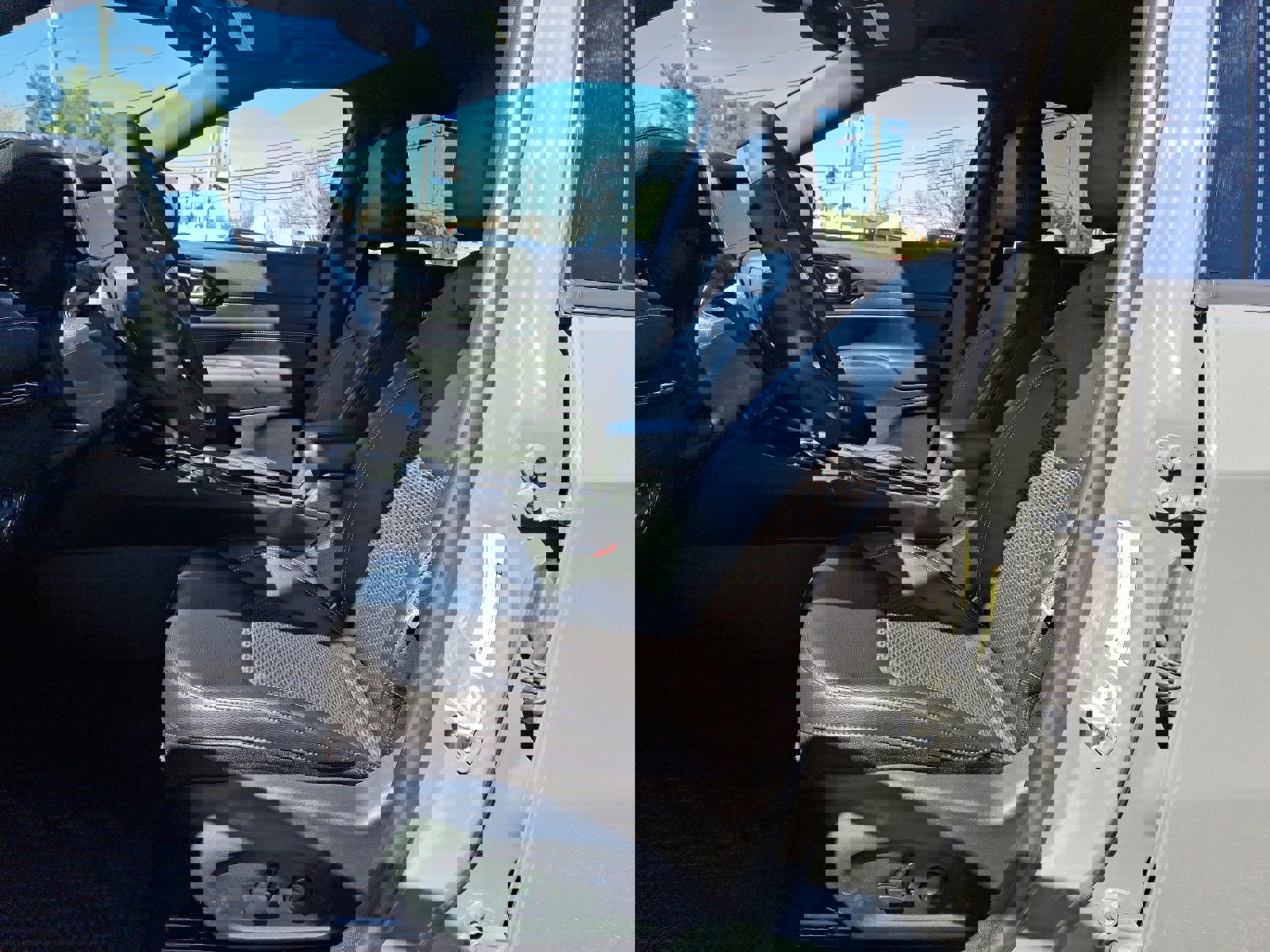 Used 2024 Jeep Compass Latitude w/ Convenience Group image 13